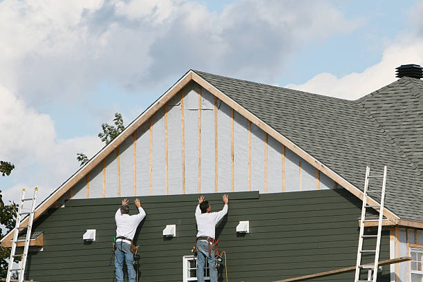Professional Siding Repair technician working in Rockville, MD